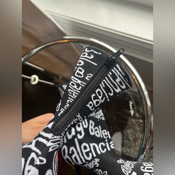 Balenciaga sock boots never worn I have box. - Picture 2 of 6